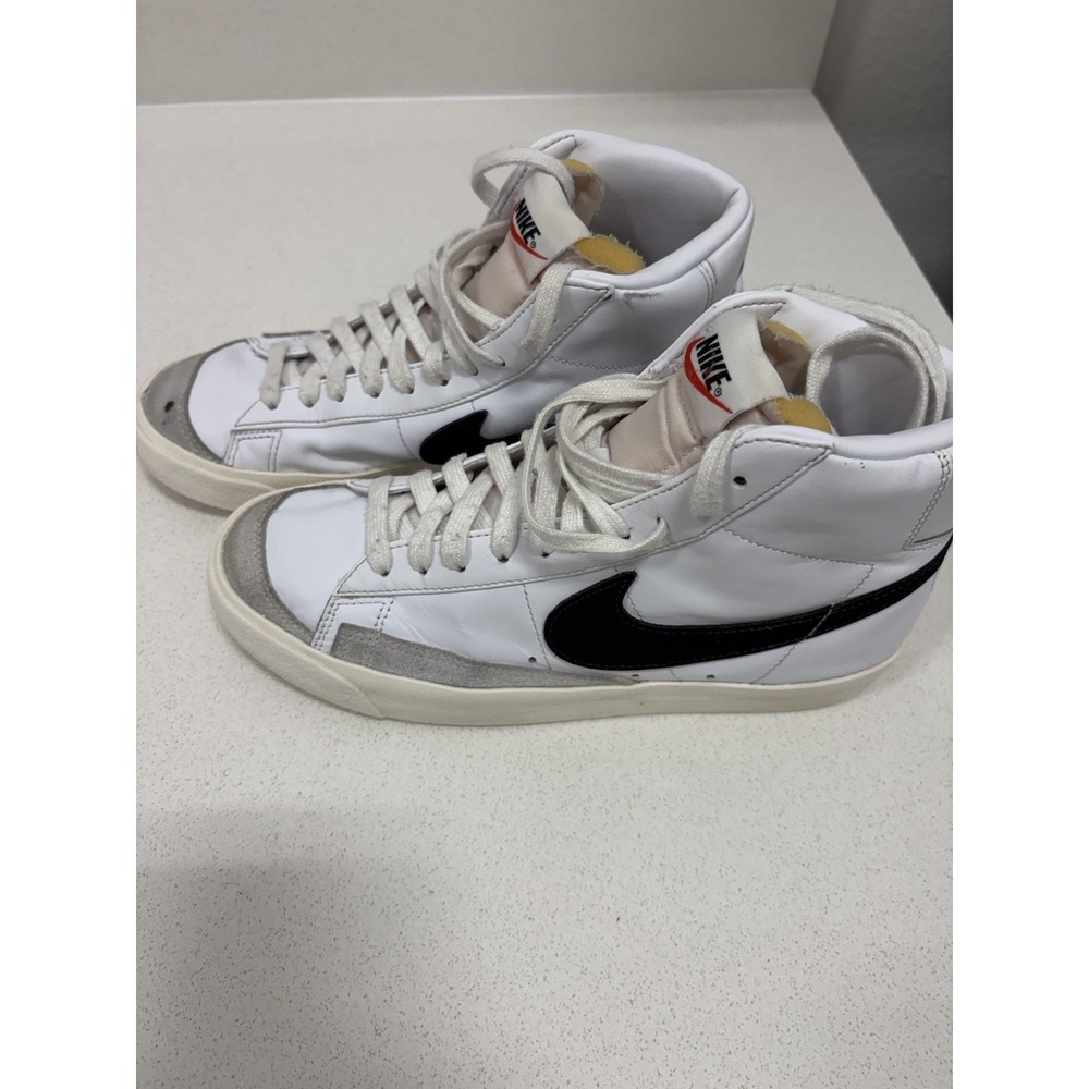 Nike Blazer Mid '77 White Black Sneaker CZ1055-100 Women's Size 8